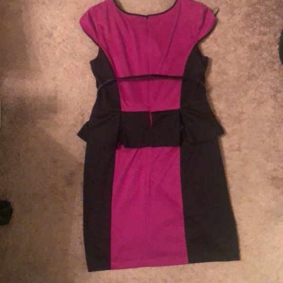Leslie Faye Black/pink peplum color block dress - Picture 4 of 4